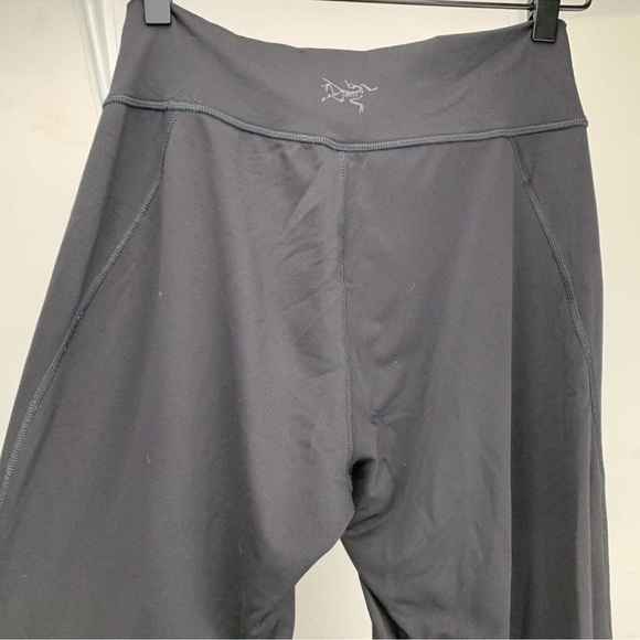 Arc’teryx Wide Leg Leggings - Picture 4 of 9